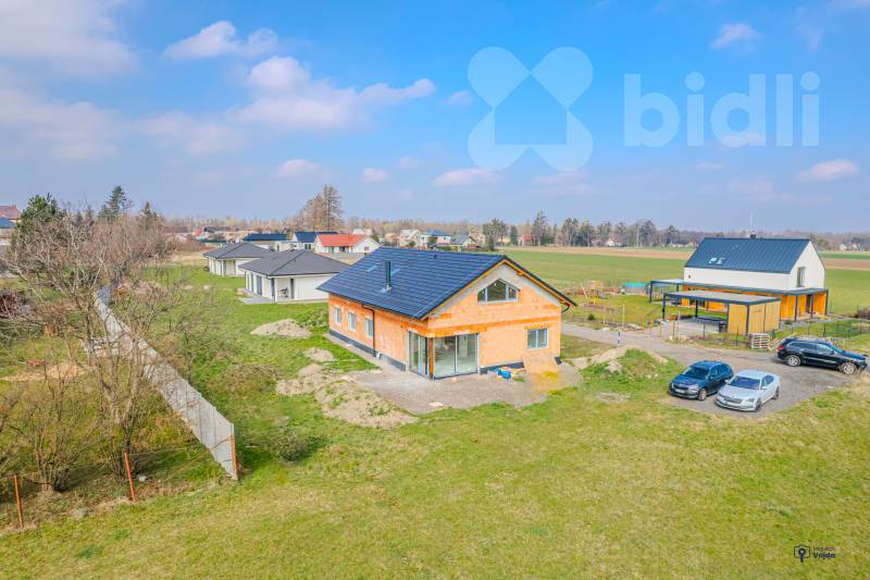 Novostavba moderního a energeticky úsporného domu, Komorní Lhotka