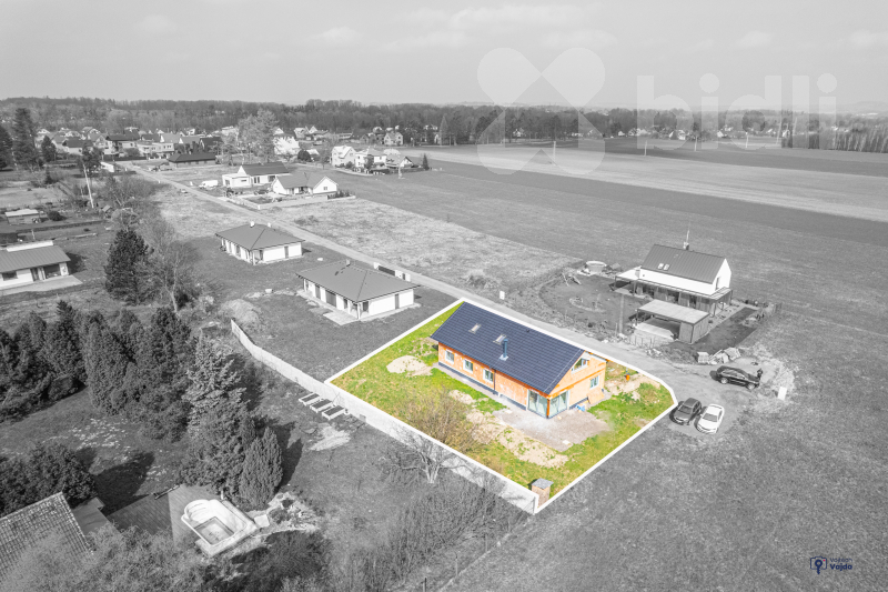 Novostavba moderního a energeticky úsporného domu, Komorní Lhotka