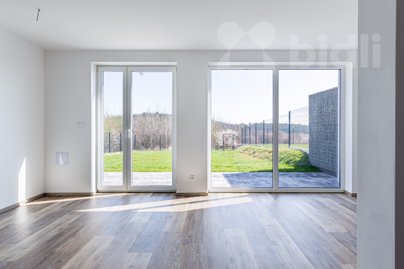 Na prodej: Řadový rodinný dům 5+kk s pozemkem 408 m2 - Hořovice, okres Beroun