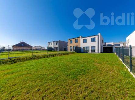 Na prodej: Řadový rodinný dům 5+kk s pozemkem 408 m2 - Hořovice, okres Beroun | Prodej - dům/vila, 126 m²