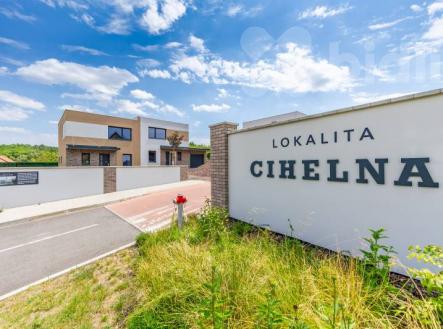 Na prodej: Řadový rodinný dům 5+kk s pozemkem 408 m2 - Hořovice, okres Beroun | Prodej - dům/vila, 126 m²