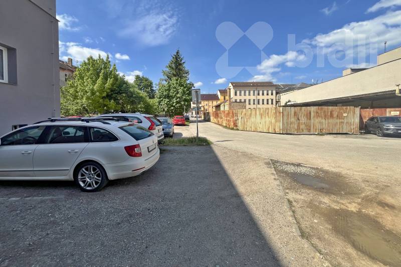 Pronájem parkovacího místa, Žižkova tř., Č. Budějovice