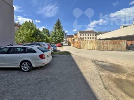 Pronájem parkovacího místa, Žižkova tř., Č. Budějovice | Pronájem - malý objekt/garáž