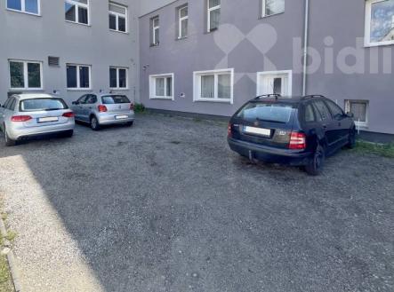Pronájem parkovacího místa, Žižkova tř., Č. Budějovice | Pronájem - malý objekt/garáž