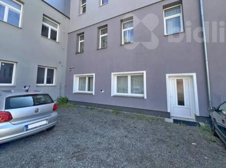 Pronájem parkovacího místa, Žižkova tř., Č. Budějovice | Pronájem - malý objekt/garáž