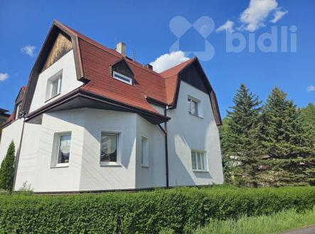 Prodej rodinného domu 240 m2, pozemek 705m2,  Hrob - Mlýny. | Prodej - dům/vila, 240 m²