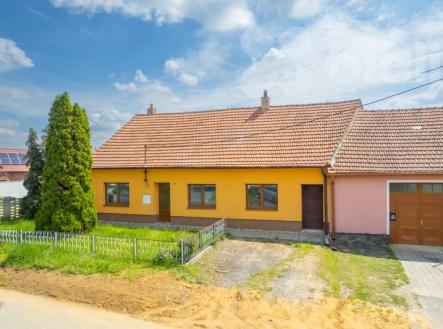 Rodinný dům, ZP 186 m2, CP 828 m2, obec Ivaň, Brno - venkov | Prodej - dům/vila, 130 m²