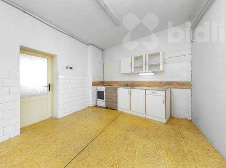 Rodinný dům, ZP 186 m2, CP 828 m2, obec Ivaň, Brno - venkov | Prodej - dům/vila, 130 m²
