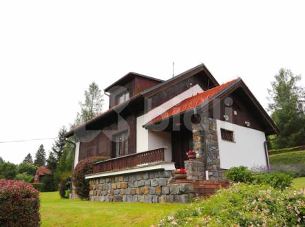 Prodej rodinného domu 193m2 s bazénem a zahradou - Baldovec | Prodej - dům/vila, 193 m²