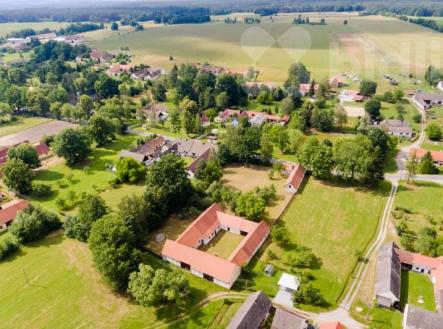 Uzavřené venkovské stavení s výměnkem u Třeboně | Prodej - dům/vila, 513 m²