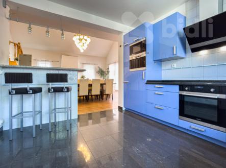 Prodej domu 353 m2, pozemek 1746 m2, K. Hynka Máchy Pečky | Prodej - dům/vila, 353 m²