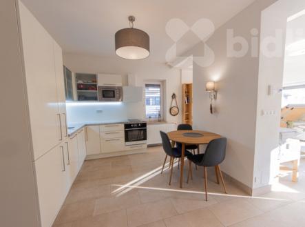 Prodej rodinného domu 205 m&#178; se zahradou v klidné části Brna-Žabovřesky | Prodej - dům/vila, 205 m²