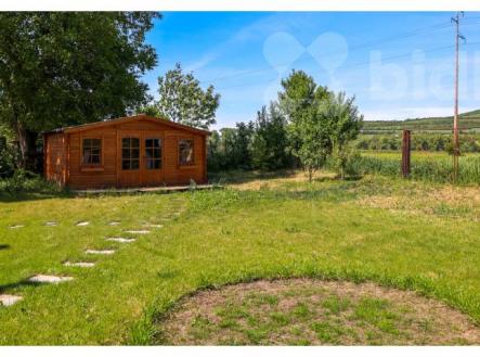 Zahrada s domkem, terasou a pergolou o výměře 300 m2 | Prodej - chata/rekreační objekt, 23 m²