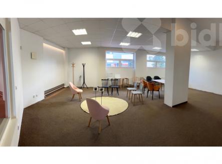 Pronájem komerčního prostoru ve Zlíně - Malenovicích | Pronájem - obchodní prostor, 70 m²