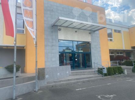 Pronájem komerčního prostoru ve Zlíně - Malenovicích | Pronájem - komerční objekt, obchodní centrum, 123 m²