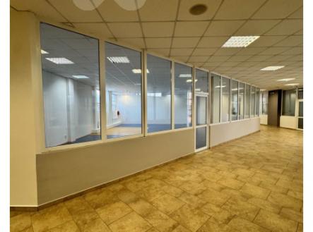 Pronájem komerčního prostoru ve Zlíně - Malenovicích | Pronájem - komerční objekt, obchodní centrum, 123 m²