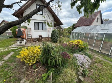 Prodej chaty v žádané lokalitě Třebeš, Hradec Králové | Prodej - chata/rekreační objekt, 50 m²