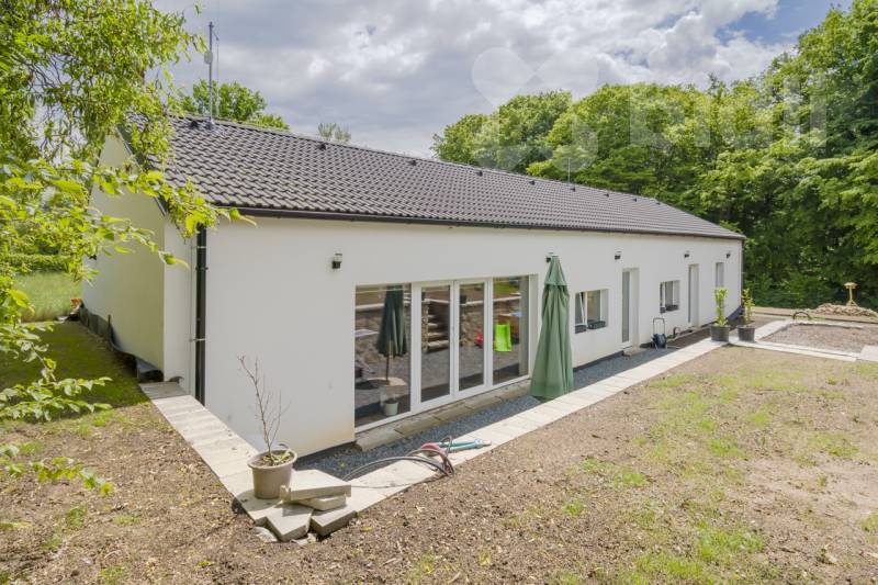 Krásný rodinný dům 4+kk s pozemkem 1064m2, Stříbrná Skalice