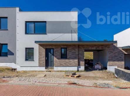Prodej řadového rodinného domu 5+kk, s pozemkem 499 m2 - Hořovice, okres Beroun | Prodej - dům/vila, 126 m²