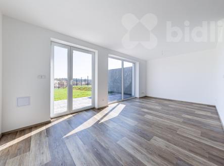 Prodej řadového rodinného domu 5+kk, s pozemkem 499 m2 - Hořovice, okres Beroun | Prodej - dům/vila, 126 m²