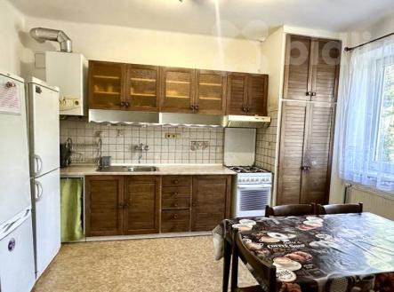 Prodej prostorného bytu 3+1 80 m2 s balkonem - Chrudim, ul. Čs. armády | Prodej bytu, 3+1, 80 m²
