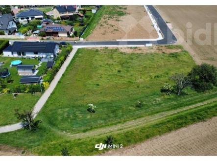 Prodej stavebního pozemku v atraktivní lokalitě - Buštěhrad, okr. Kladno | Prodej - pozemek pro bydlení, 700 m²