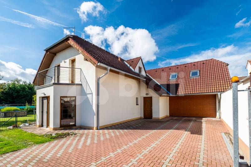 Rodinný dům se zahradou Praha 5 Sobín