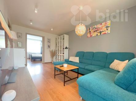 Prostorný byt 3+1/ lodžie, 74 m2, po kompletní rekonstrukci - Středokluky | Prodej bytu, 3+1, 74 m²