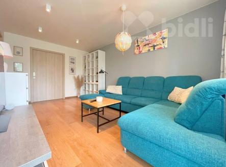 Prostorný byt 3+1/ lodžie, 74 m2, po kompletní rekonstrukci - Středokluky | Prodej bytu, 3+1, 74 m²