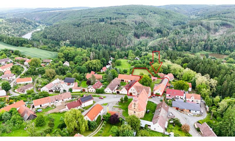 Exkluzivní prodej rodinný dům, budova bývalého hostince, pozemek 3591 m2, Planá