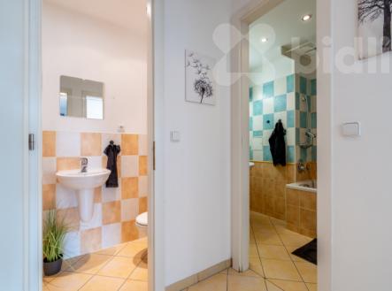 Krásný slunný byt 2+kk s balkonem,  garáží a sklepem, nedaleko Vyšehradu | Prodej bytu, 2+kk, 57 m²