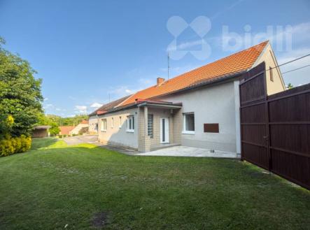Exkluzivní prodej rodinný dům, budova bývalého hostince, pozemek 3591 m2, Planá | Prodej - penzion, 1 206 m²