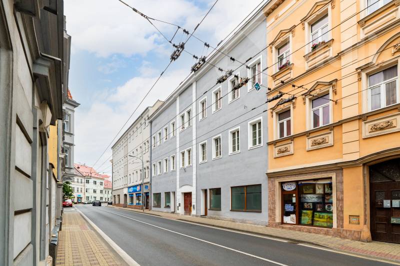 Prodej, Činžovního domu, 6 Byt. jednotek + 2 komerční prostory, Teplice, ul. Rokycana