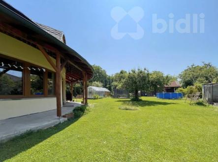 Prostorný rodinný dům v Černíkách - kvalitní stavba, nízké náklady, klidné místo | Prodej - dům/vila, 230 m²