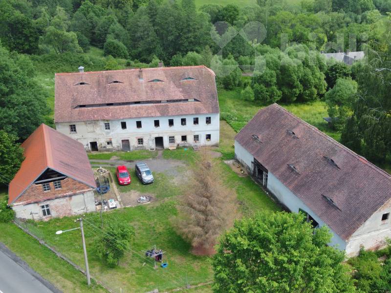 Prodej domů v areálu s rozlehlými pozemky - Raspenava