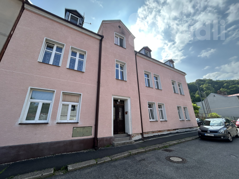 Pronájem slunného bytu 2+1 o podlahové ploše 72 m2