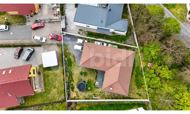 Prodej _ bungalov _ 4+kk_156m2, pozemkem 614m2_  tiché místo _ Líbeznic