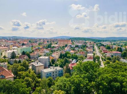 Prodej prostorného družstevního bytu 4+1 s garáží a výhledem na Plzeň a Radyni | Prodej bytu, 4+1, 86 m²
