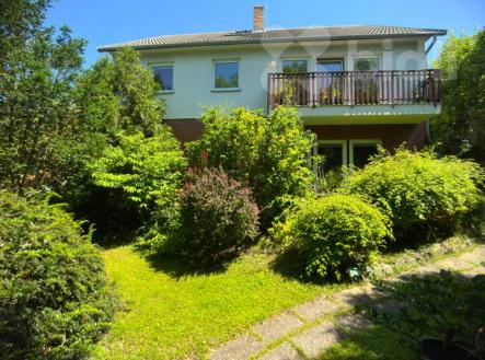 RD se zahradou ve Středoklukách, nedaleko Prahy 6 | Prodej - dům/vila, 200 m²