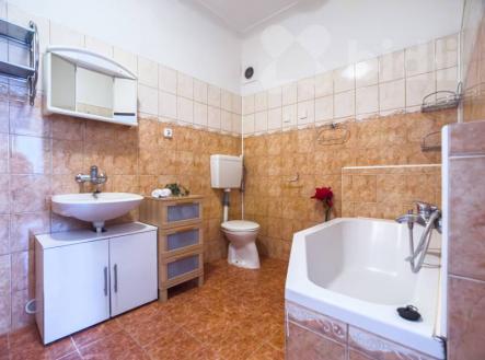 Prodej bytu 1+1 47 m2 s garáží u bytu 14 m2, Jeseník | Prodej bytu, 1+1, 61 m²