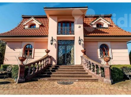 Prostorný rodinný dům 5+1, 256 m2, zahrada 1249 m2, Středokluky | Prodej - dům/vila, 256 m²