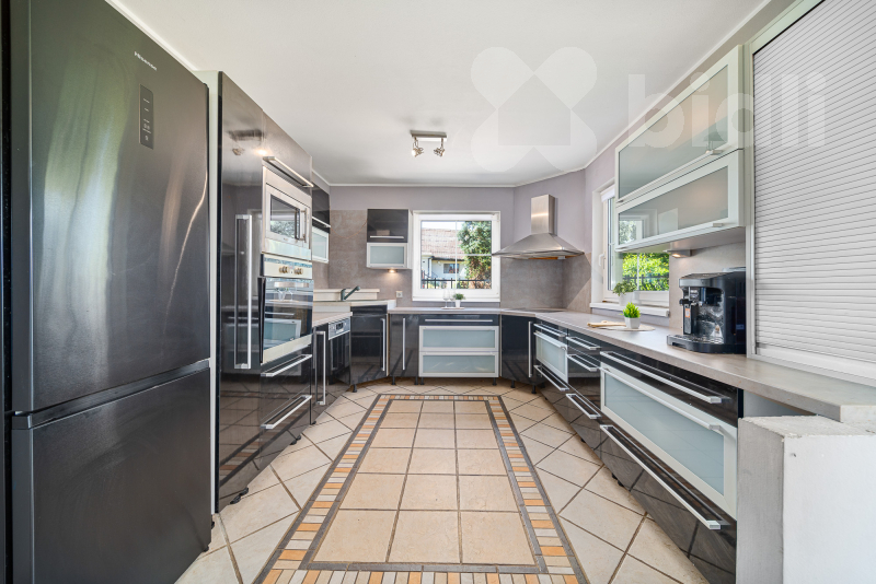 Prodej RD 6+1 se zahradou 1152m2 - Skalice