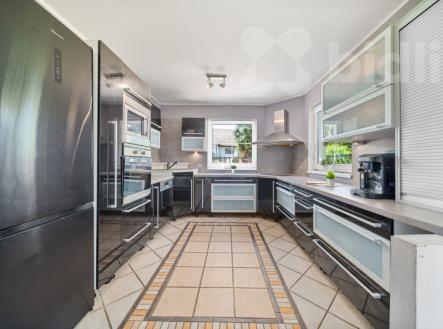 Prodej RD 6+1 se zahradou 1152m2 - Skalice | Prodej - dům/vila, 174 m²