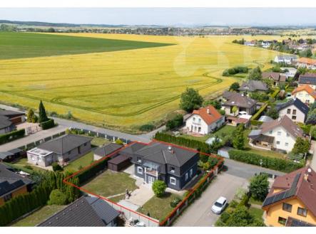 Exklusívně nabízíme rodinný dům v obci Hovorčovice. | Prodej - dům/vila, 180 m²