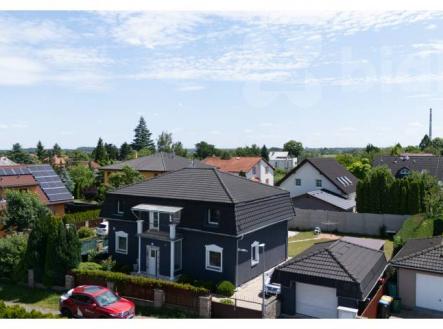 Exklusívně nabízíme rodinný dům v obci Hovorčovice. | Prodej - dům/vila, 180 m²