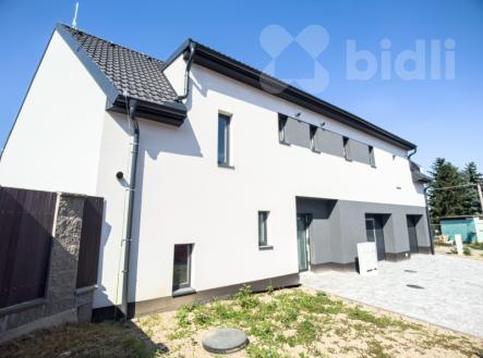 Prodej rodinného domu 5+kk, CPP 231m2, garáž, pozemek 305m2, Zaječí | Prodej - dům/vila, 231 m²