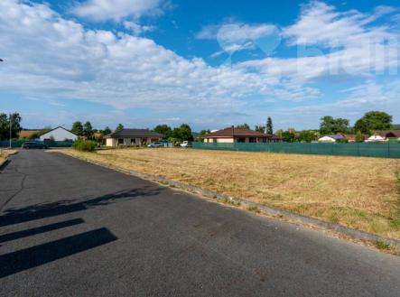 Prodej Stavebního pozemku 1.216 m2; s kompletními inženýrskými sítěmi v Dolní Lukavici | Prodej - pozemek pro bydlení, 1 216 m²