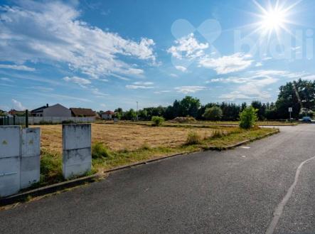 Prodej Stavebního pozemku 1.216 m2; s kompletními inženýrskými sítěmi v Dolní Lukavici | Prodej - pozemek pro bydlení, 1 216 m²