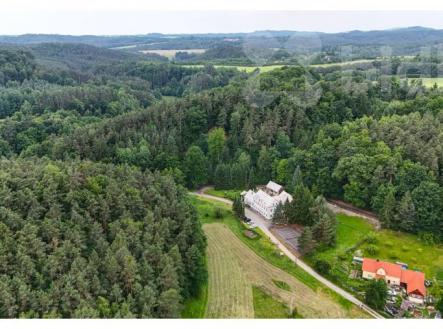 Prodej zavedeného penzionu pod hradem Houska - funkční provoz v atraktivní lokalitě | Prodej - penzion, 650 m²