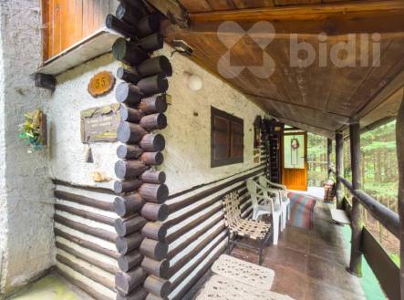 Prodej chaty o velikosti 38 m2 v lese s elektřinou | Prodej - chata/rekreační objekt, 38 m²